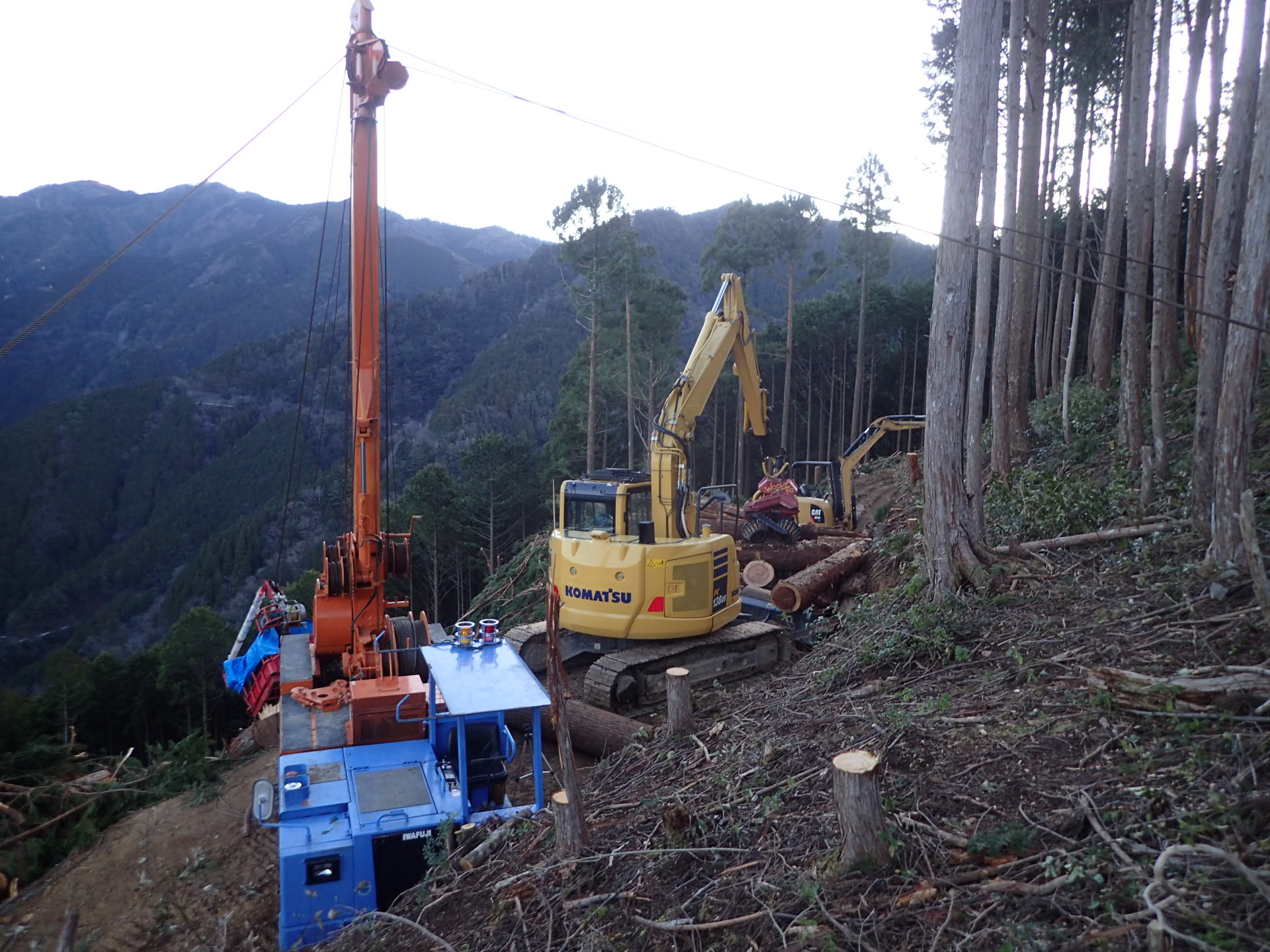 所有する高性能林業機械の一部（株式会社十津川造林提供）
